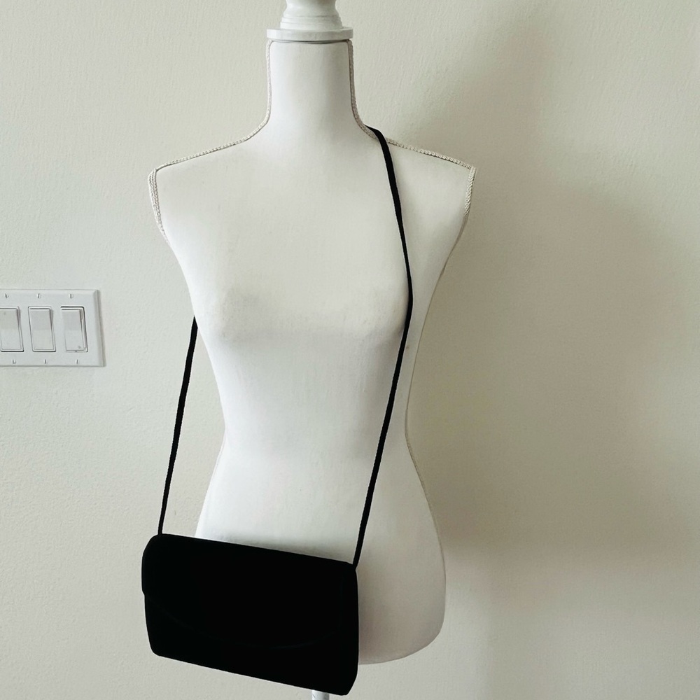 La Regale Elegant Black Velvet Women's Bag